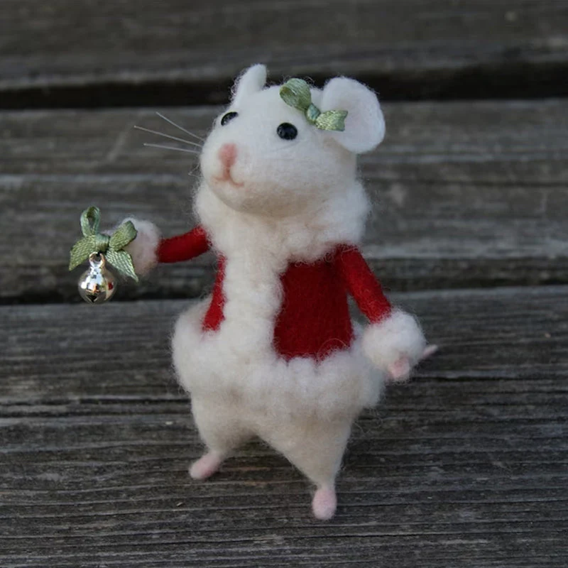Handcrafted Felt Pumpkin Mouse Ornament - Unique Seasonal Decor for Halloween & Christmas Celebrations - Image 7